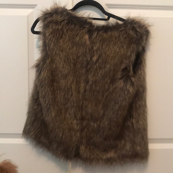 Faux fur vest - Picture 3 of 3